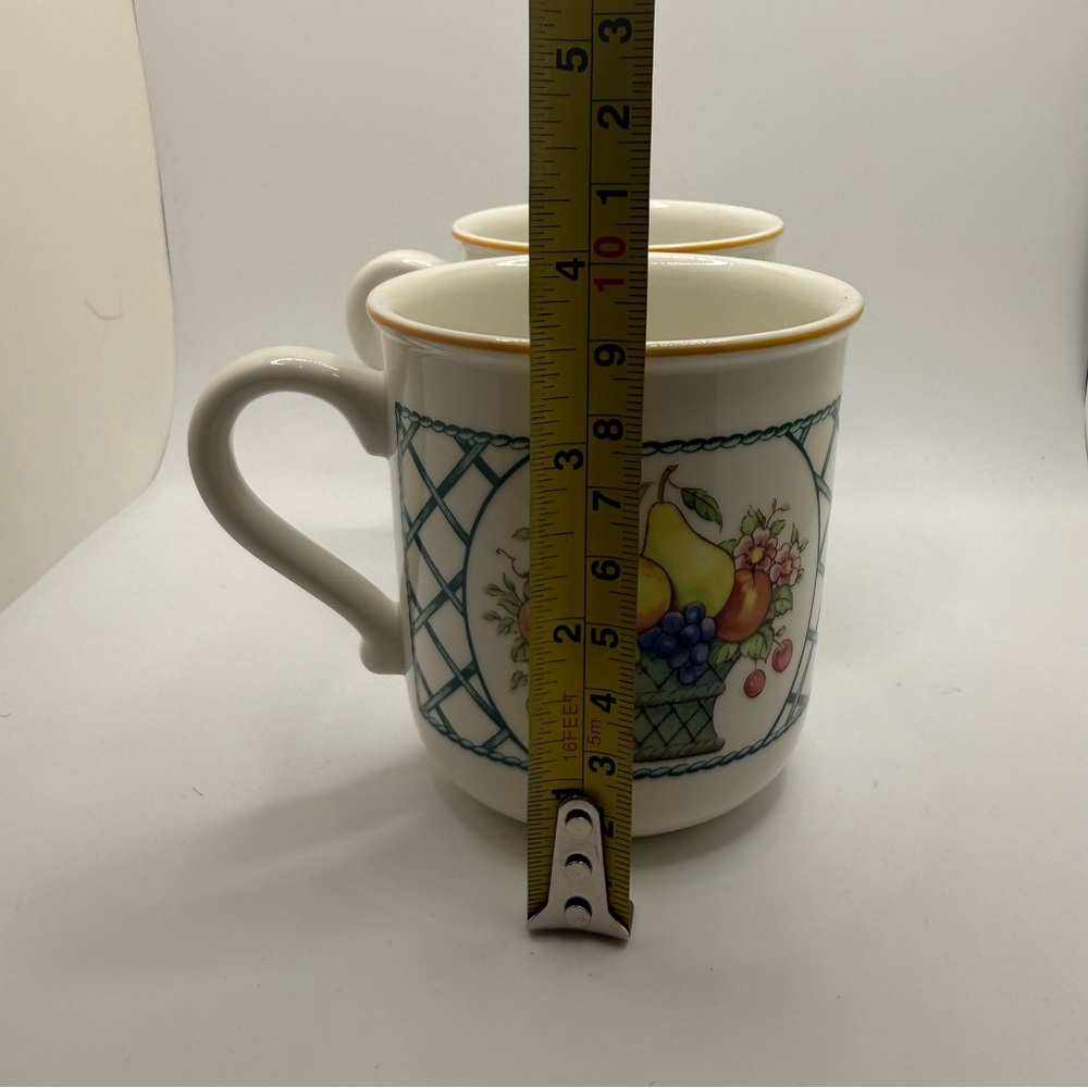 VTG Fruit Basket Design Ceramic Mugs - Set of 2 - Picture 2 of 5